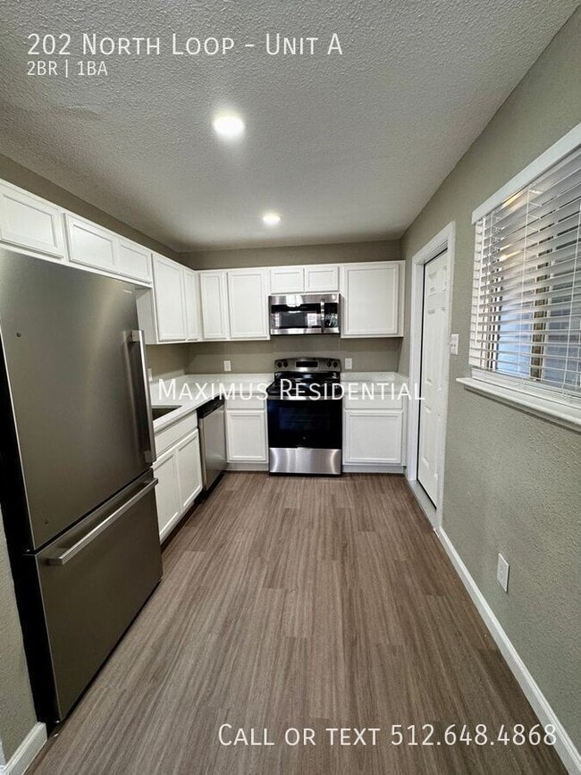Photo - 202 W N Loop Blvd Unidad A