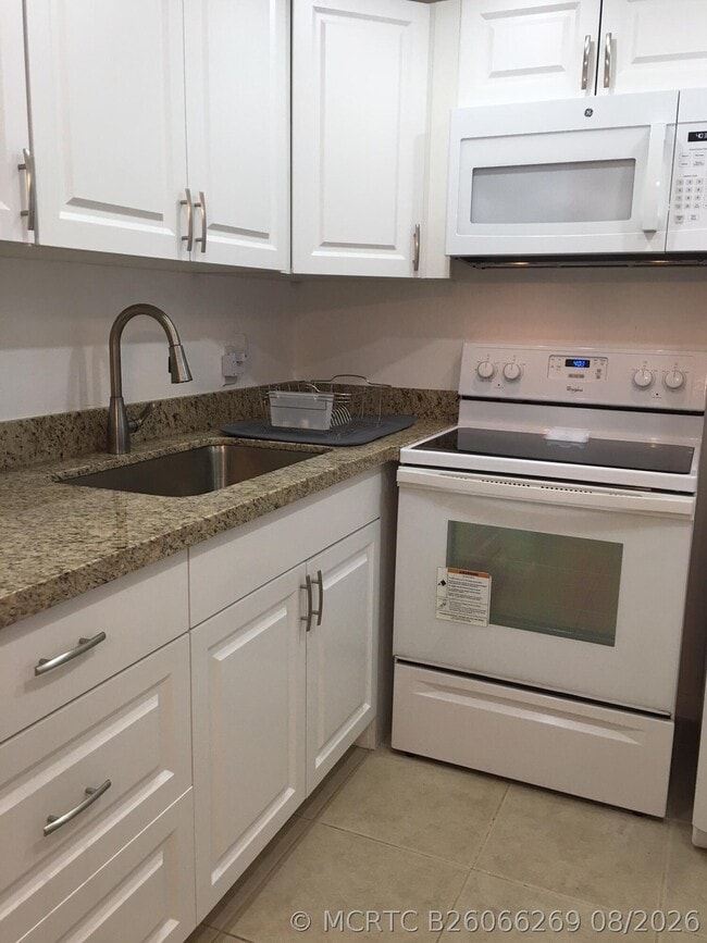 Photo - 66 Harwood A