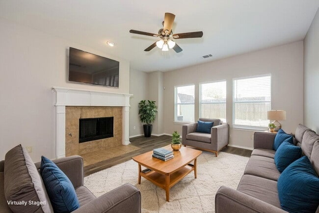 813 Loftin St