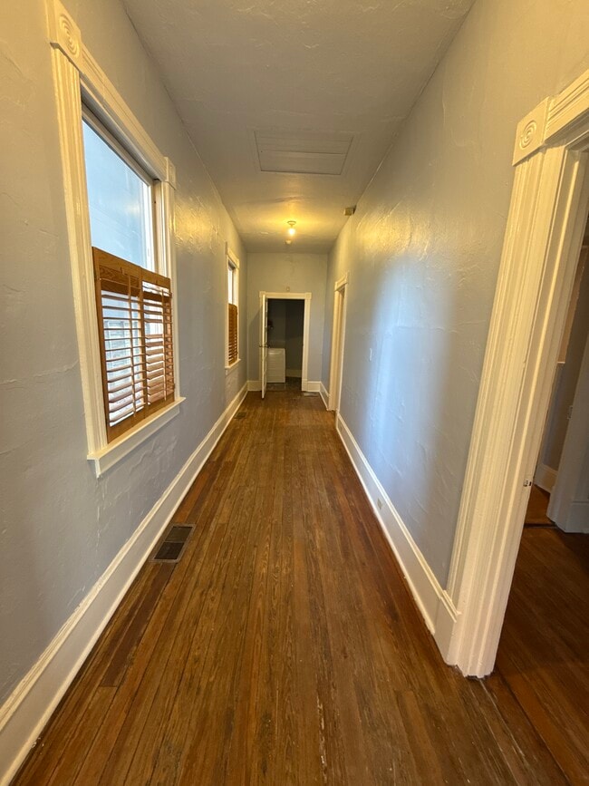 Photo - 1098 Center St NW