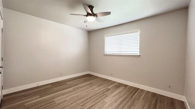 Photo - 11208 Renel Dr