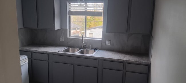 Photo - 246 Cluster Ave