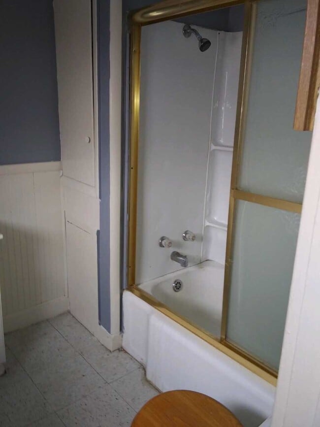 Photo - 526-3W Main-E