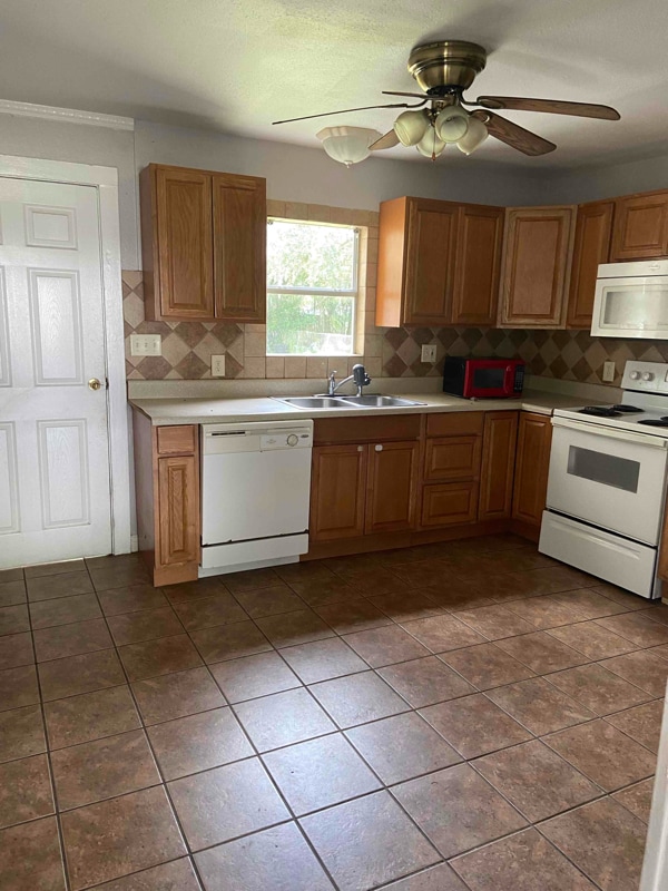 Photo - 2447 Burns St