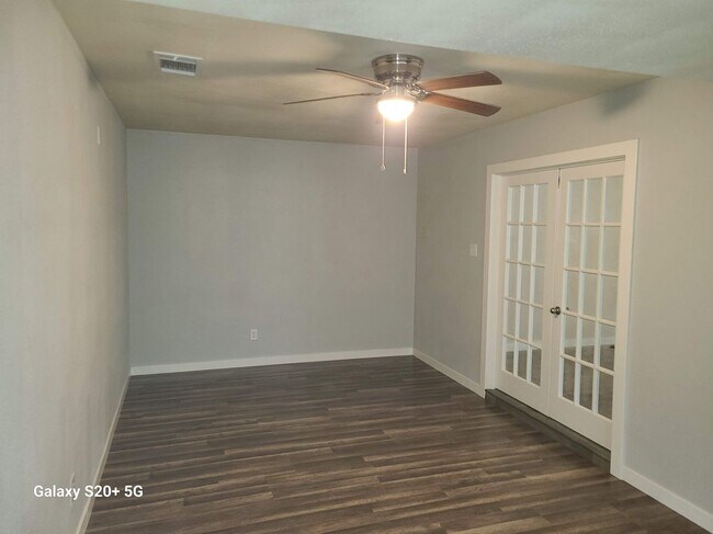 Photo - 235 Stimmel St