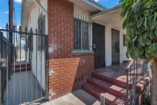 Building Photo - 445 E 101st St Rental