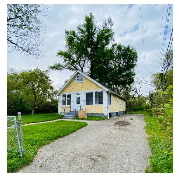 Photo - 24833 Bennett St