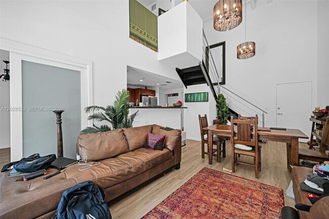 7728 Collins Ave Unit 5