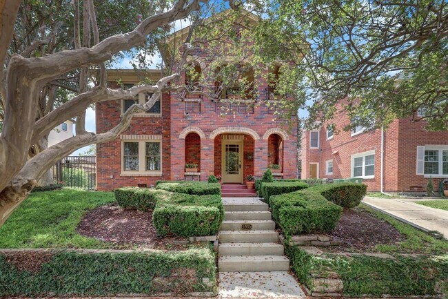 Photo - 1935 W Lamar St House