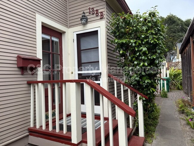 Building Photo - 138 17th St Unit B Rental