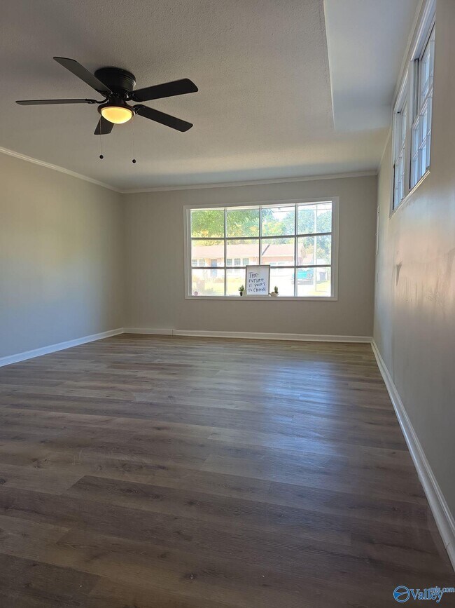 Photo - 3619 Hester Ln NW