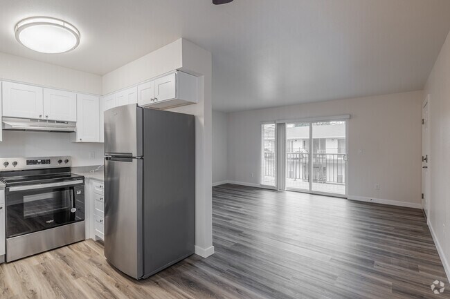 2BR, 1BA - 714SF - Dining Room