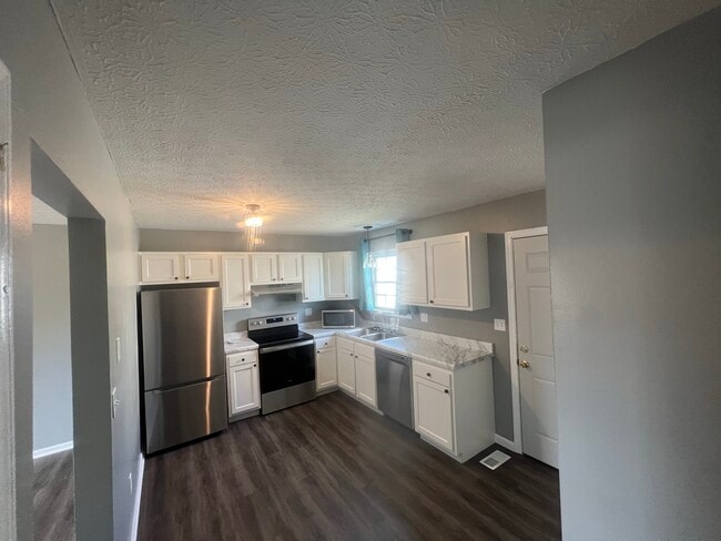 Kitchen - 228 N Yencer St Unit Apt C