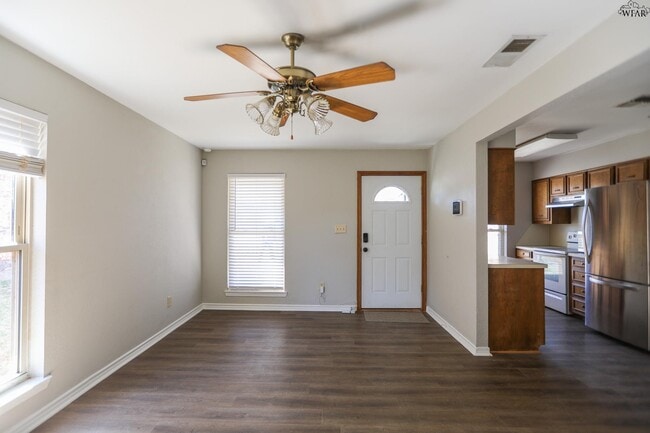 Photo - 5403 Hooper Dr