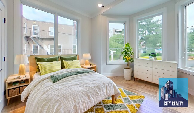 Photo - 104 Warren St