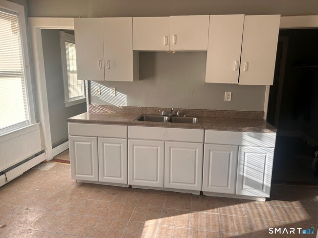 314 Capen St Unidad 2nd Fl