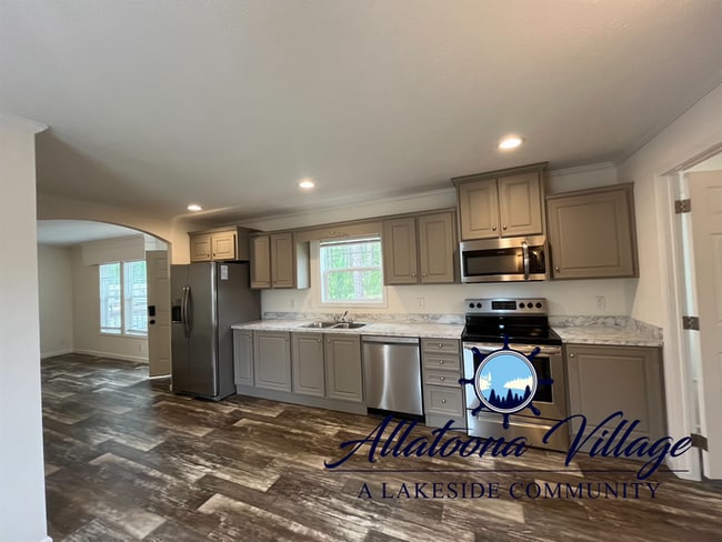 Photo - MOVE IN SPECIAL 3BR/2Bth offering Private Lake Access, Open Floor Plan, Pet Friendly