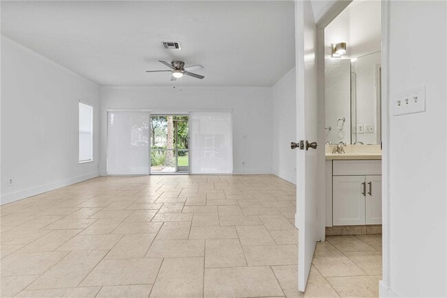 Photo - 12200 SW 6th St