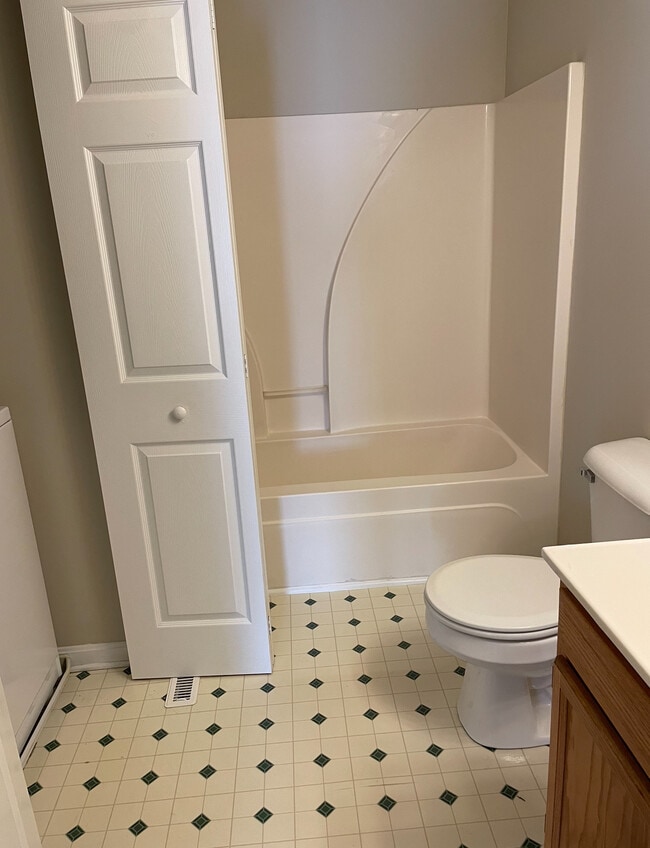 Photo - 1115 Regency Way