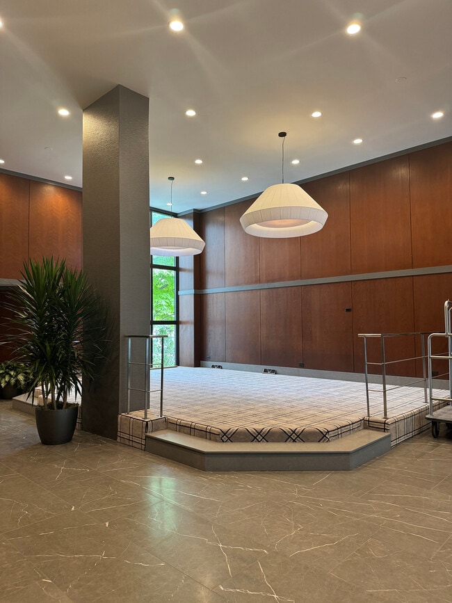Photo - 5100 N Marine Dr Unit 8E