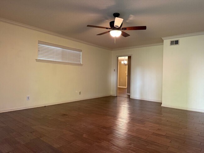 Photo - 823 N Bryan St