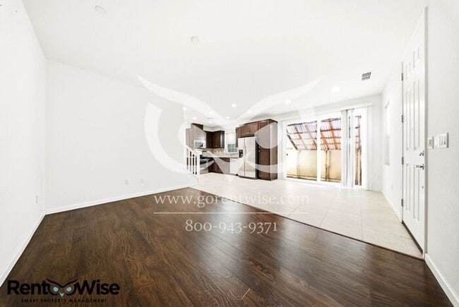 1583 Sylvia St