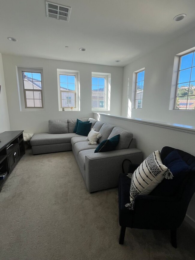 Photo - Beautiful Town-Home Bedford Community!