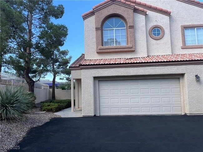 Building Photo - 8301 Boseck Dr Unit 201 Rental