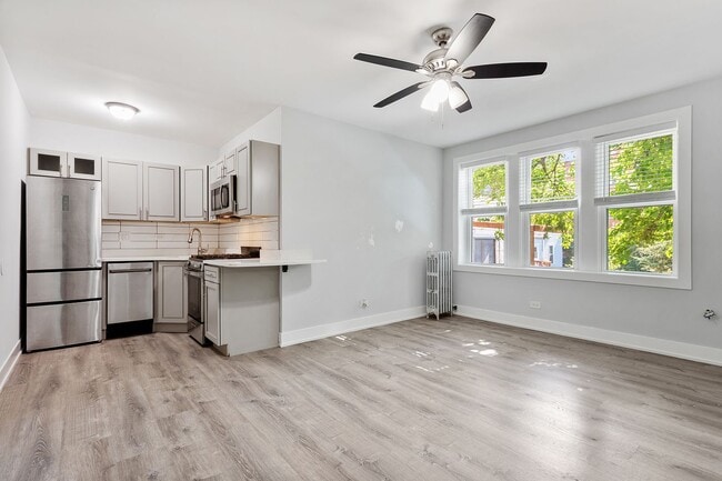 Photo - 1522 W Sherwin Ave