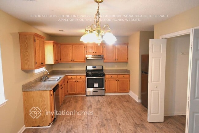 Photo - 265 Village Dr