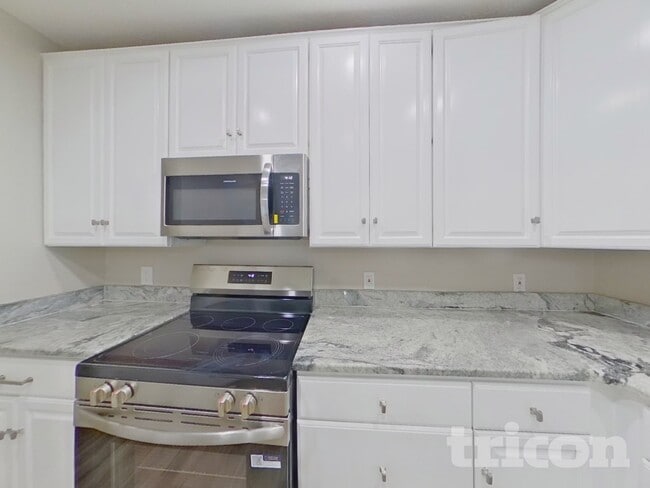 Photo - 3016 W Robson St