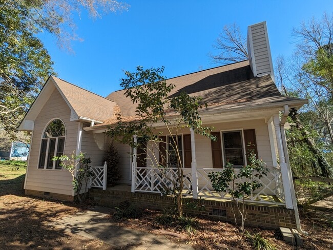 Building Photo - 2107 Stuart Dr