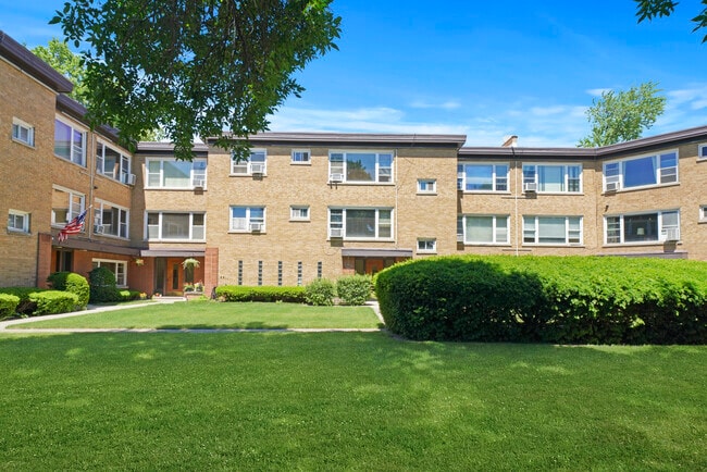 Building Photo - 6821 N Northwest Hwy Unit 2 Rental