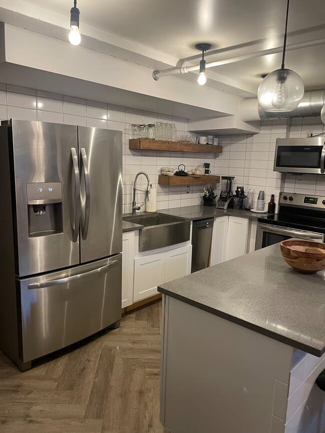 300 Tijeras Ave NE Unit Loft 106