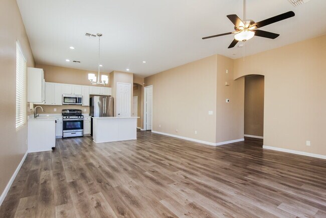 5037 W Nancy Ln