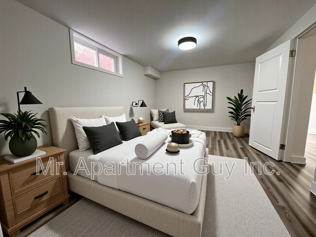 Building Photo - 52 Sunmount Rd Unit Lower