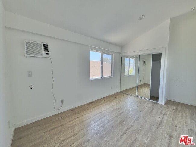 Building Photo - 1732 Crenshaw Blvd Rental