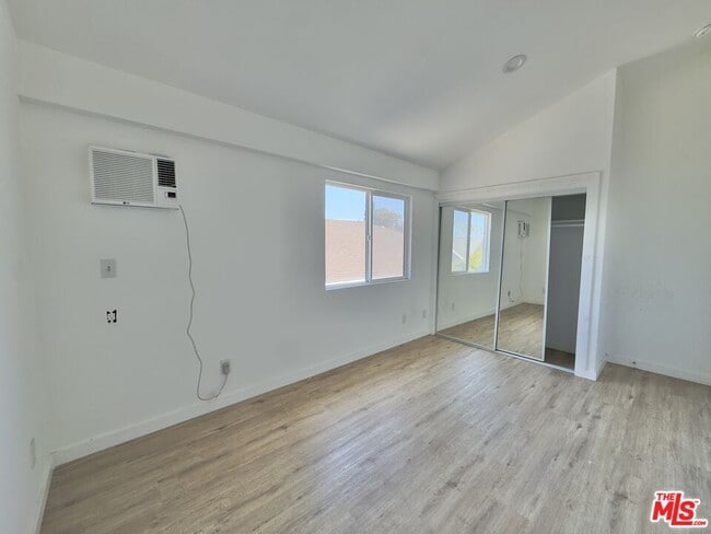 Photo - 1732 Crenshaw Blvd Casa