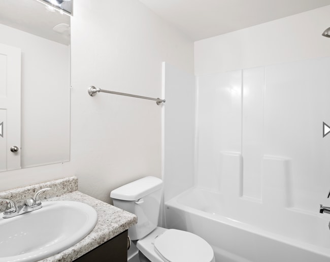 Photo - Lovely 3 bedroom, 3.5 bathroom townhome in Herriman! Unit 14891