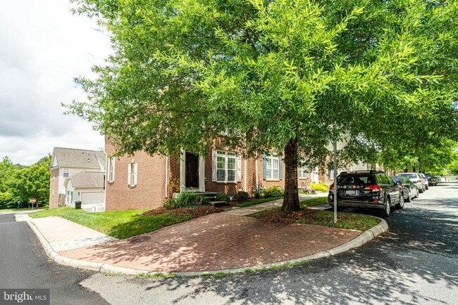 Photo - 2390 Abington Dr