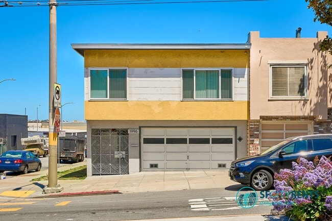 Building Photo - Silver Terrace: Updated Single Family Home...