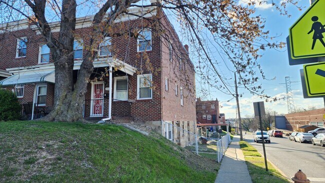 Photo - 2527 Kirk Ave Unit 2