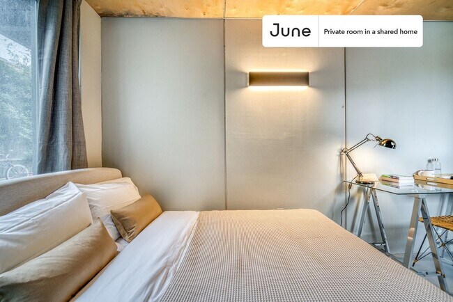 Photo - Room in Shared 6 bed/6 bath home Unidad D