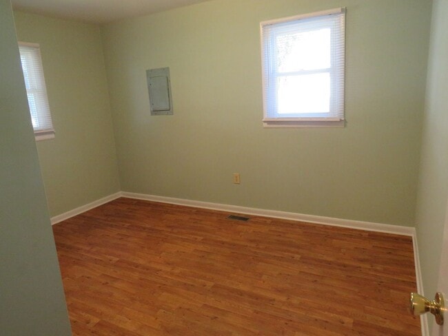 Photo - 805 Cedar St