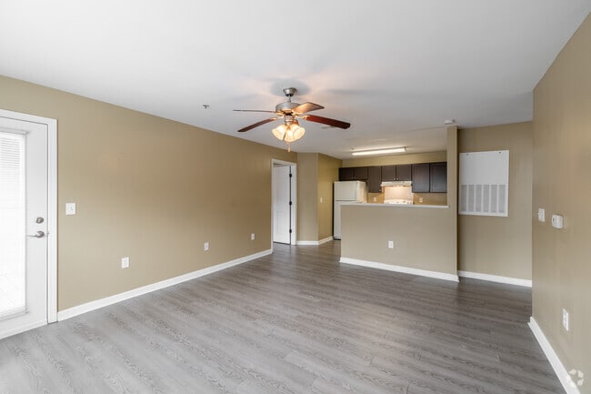 2 habitaciones, 2 baños - 950 pies cuadrados - Área de comedor - Hanover Ridge Apartments