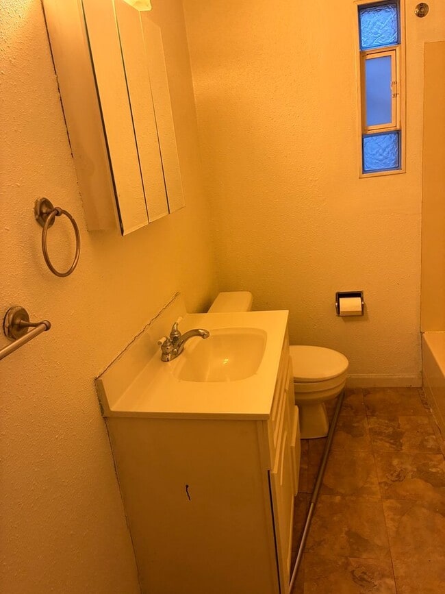 1024 N 15th St Unit Upper