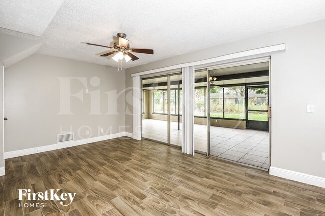 Photo - 957 Bayward Ct