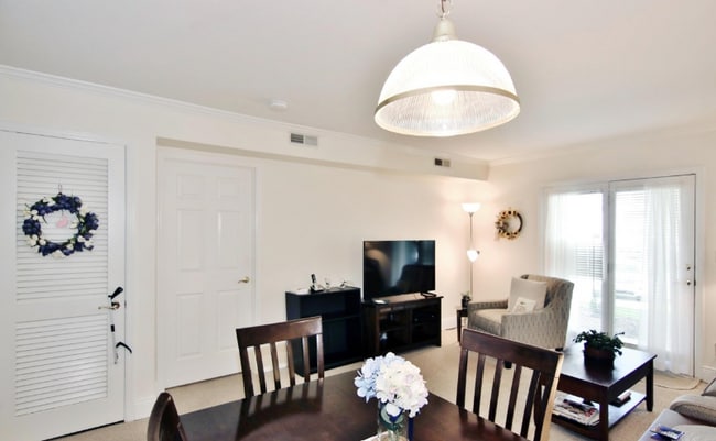 Photo - 351 Pemberwick Rd Unit 814