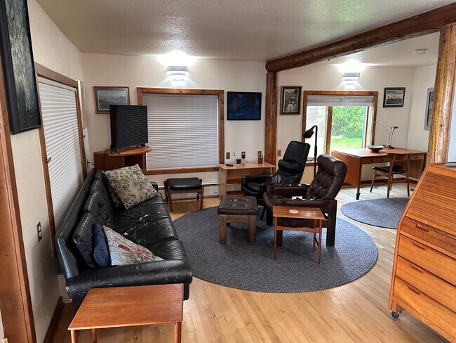 Photo - 2913 Kachemak Dr