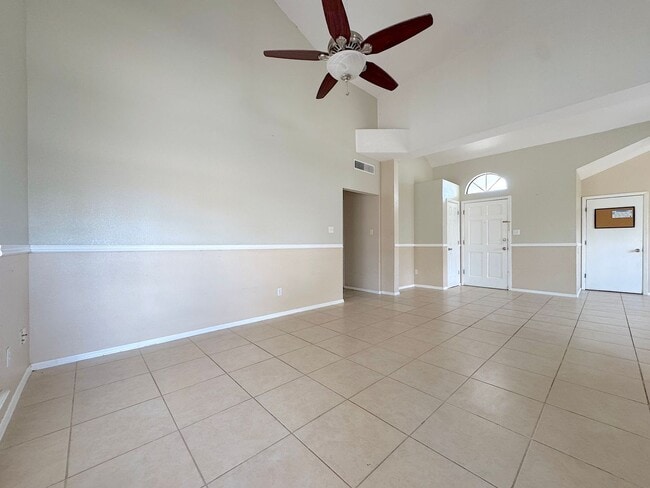 Photo - 1605 Cezanne Cir